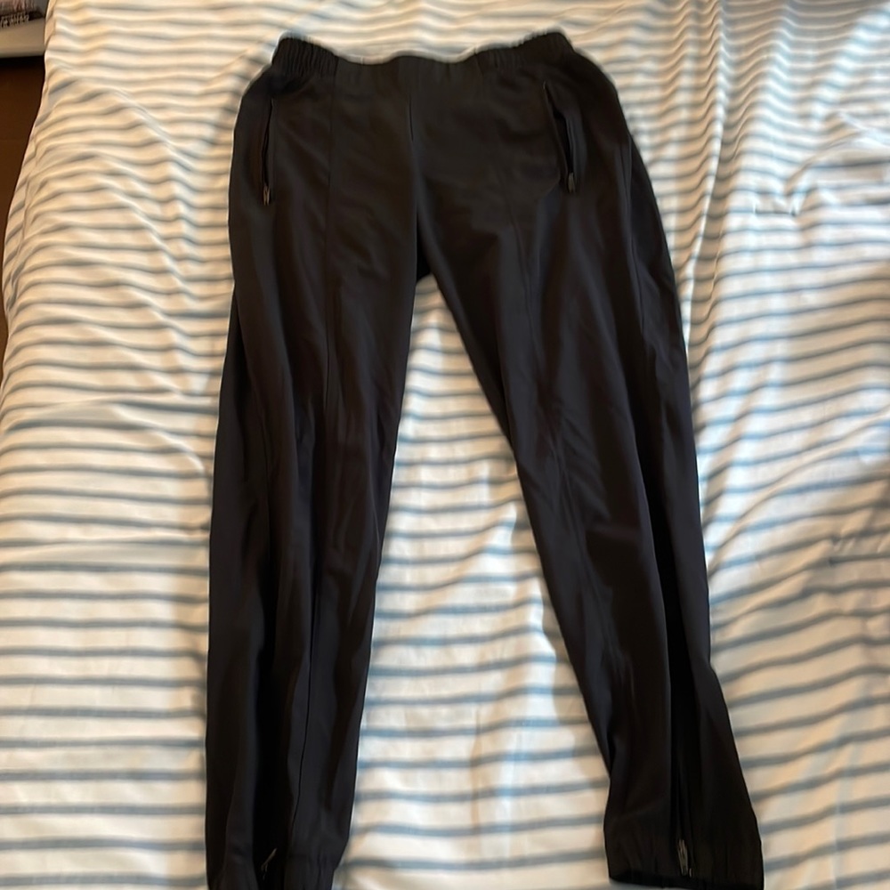 Old navy joggers. Size XS. Black. Good condition